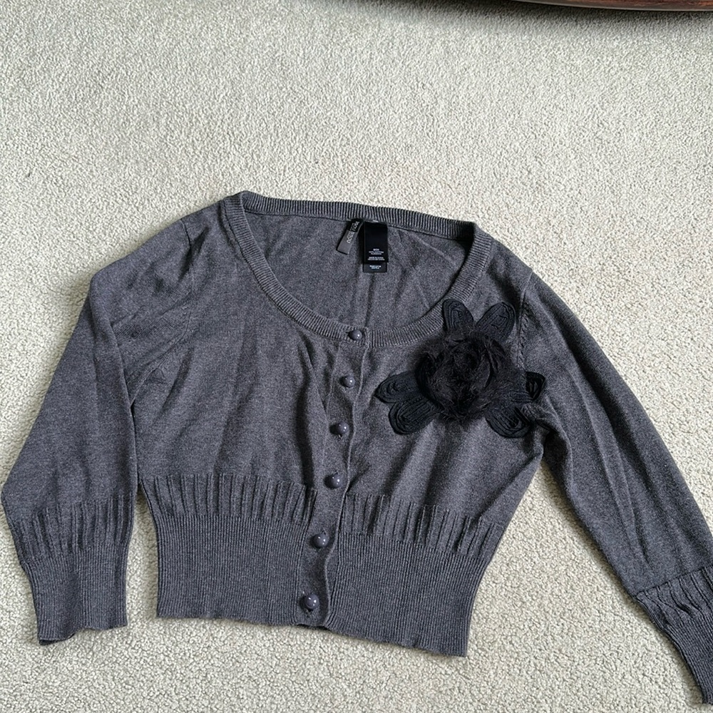 Gray short style sweater small